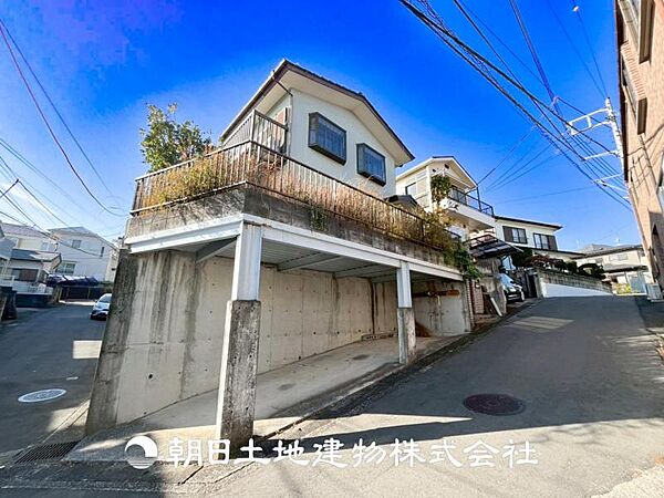 【外観写真】目の前に手を伸ばせば、触ることが出来そうな環境が、そのままインテリアになったような印象です。