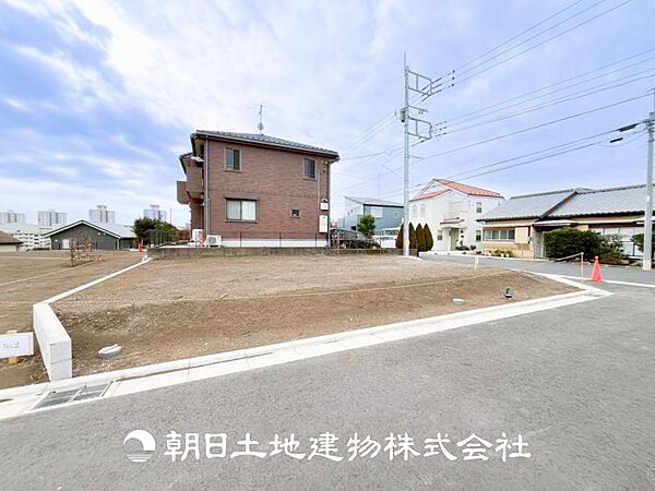 【外観写真】目の前に手を伸ばせば、触ることが出来そうな環境が、そのままインテリアになったような印象です。