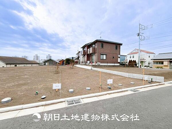 【外観写真】将来にわたって資産価値が継続する「上質」な佇まいを目指しました。おしゃれな雰囲気や自然の潤い、親しみやすさといった特徴を、街に新たな価値をもたらし続けてくれます。