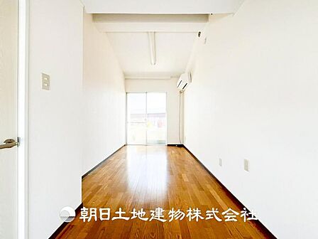 【居室】趣味・感性で個性的に飾って頂けるようシンプルに仕上げてあります。自分時間を充実させながら心豊かなひとときを過ごすための大切な空間。
