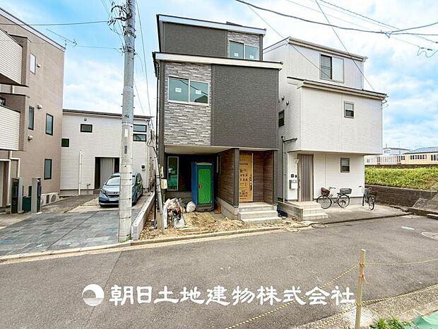 【外観写真】特別な空間はたくさんの光を浴び、風を感じ、暮らしの時間を豊かにしてくれます。デザインされた空間と充実した建物と共に大切な家族の思い出を刻んでいきます。