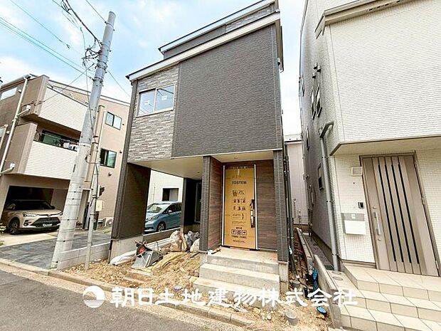【外観写真】太陽に愛された家。陽当り・通風に優れた魅力的で快適さを追求した住宅です。ここに住むからこそ意味がある。そんな特別感に浸りながら、毎日をお過ごし下さい。