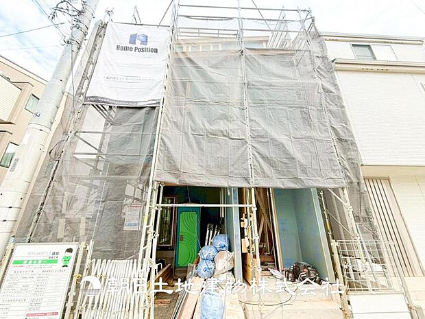 【外観写真】家族の色を映し出す洗練された邸宅は、ずっと輝き続けながらいつしか街の風景に溶け込んでいきます。