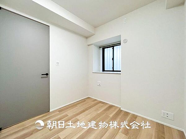 【居室】人間の感性を育むプライベートルームはシンプルが1番だと思います。好みの空間で本を読んだり、音楽を聞いたりと、大切な一人の時間も充実したものにできます。