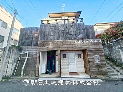 外観:【外観写真】その家から感じられる、気品・上質・重厚感・極細やかさ、そのすべては見た者に安らぎを与える特別な空間です。ここに住むからこそ意味がある。すべての(始まり)をここから迎えましょう。 外観:【外観写真】その家から感じられる、気品・上質・重厚感・極細やかさ、そのすべては見た者に安らぎを与える特別な空間です。ここに住むからこそ意味がある。すべての(始まり)をここから迎えましょう。