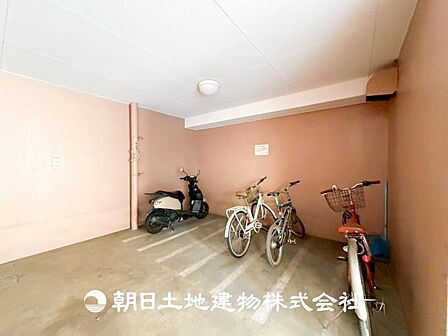 【駐輪場】雨の日でも安心して駐輪できます。