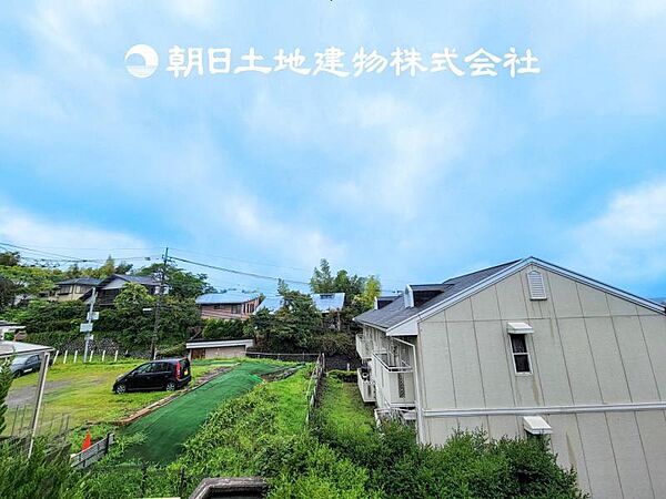 【眺望】太陽に愛された家。陽当り・通風に優れた魅力的で快適さを追求した住宅です。ここに住むからこそ意味がある。そんな特別感に浸りながら、毎日をお過ごし下さい。