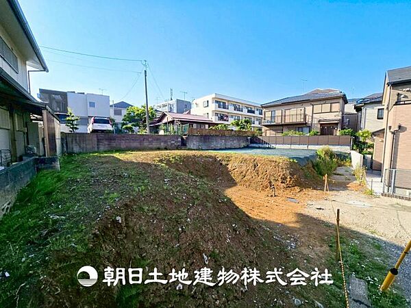 【外観写真】穏やかな風と陽光、日常生活を一段と心地よいものにしています。周辺とのコラボにより明るく開放的な空間を演出。