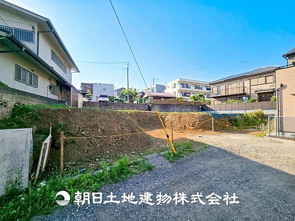 【外観写真】小学校や公園が徒歩圏内の、ファミリーに人気のエリア。
