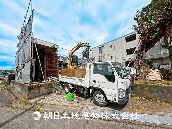 この開放感ある眺望と共に閑静な住宅街の季節感を演出する四季折々の変化を楽しめる心地よい場所となることでしょう。
