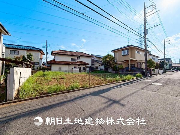 【外観写真】表現された空間はたくさんの光を浴び、風を感じ、暮らしの時間を豊かにしてくれます。デザインされた空間と競い合うかのような充実した建物と共に大切な家族の思い出を刻んでいきます。