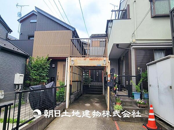 【外観写真】大切なご家族、招いた友人と過ごすひと時を溢れる光が優しく包み込む空間。大切な人とともに、心穏やかに過ごすひととき。