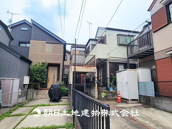 【外観写真】太陽に愛された家。陽当り・通風に優れた魅力的で快適さを追求した住宅です。ここに住むからこそ意味がある。そんな特別感に浸りながら、毎日をお過ごし下さい。