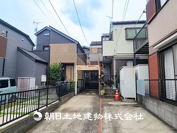 【外観写真】大切なご家族、招いた友人と過ごす大切な時間を差し込む光が優しく包み込む空間。大切な人とともに、心穏やかに過ごすひとときを味わってください。