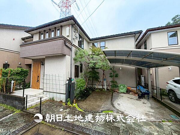 【外観写真】表現された空間はたくさんの光を浴び、風を感じ、暮らしの時間を豊かにしてくれます。デザインされた空間と競い合うかのような充実した建物と共に大切な家族の思い出を刻んでいきます。