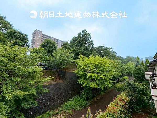 【眺望】太陽に愛された家。陽当り・通風に優れた魅力的で快適さを追求した住宅です。ここに住むからこそ意味がある。そんな特別感に浸りながら、毎日をお過ごし下さい。
