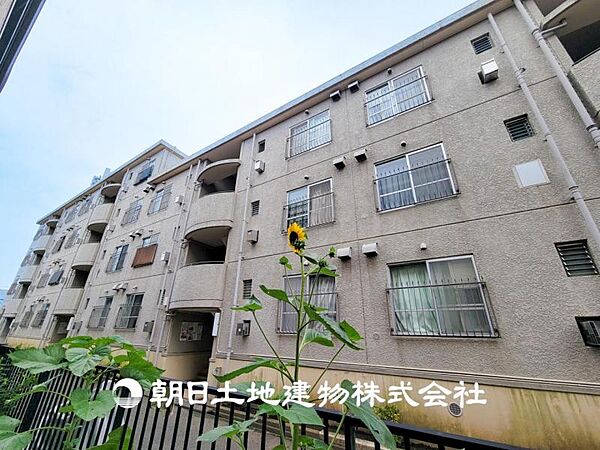 【外観写真】 デザインされた空間と充実した建物と共に大切な家族の思い出を刻んでいきます。