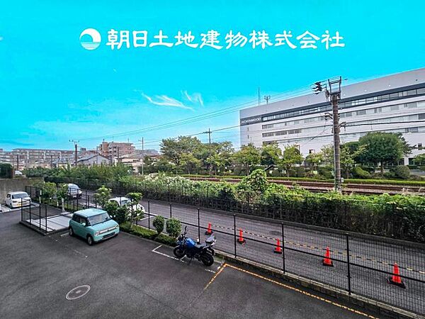 【眺望】部屋から眺める景色はお部屋のインテリアの一部です。開放感ある景色は季節や天候によって変化する素敵な絵画ですね！