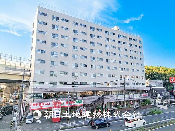 【現地写真】家族の色を映し出しながら、いつしか街の風景に溶け込んでいきます。
