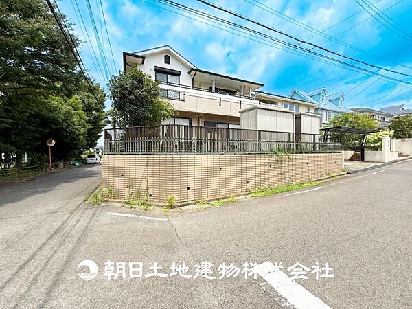 【現地写真】周辺環境も重要なポイントです。それは月日が経つ事で「近くにあるもの」から「家の財産」へとイメージが変わってくる事を身体が理解しているからだと思います。