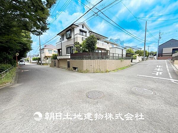 【現地写真】温かい太陽を感じる事ができるのは、目の前に遮るものが無いから。彼方に広がる風景が絵画のように広がります。
