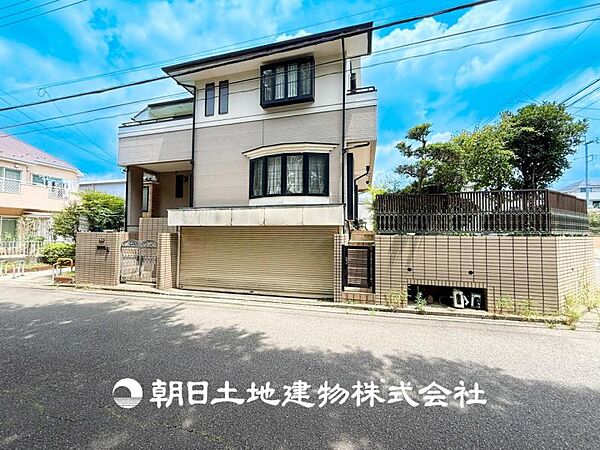 【現地写真】気持ちよい開放感があり、遮るものもなく気持ちのいい景色が広がります。お部屋にも爽やかな風と暖かく柔らかな日差しが差し込み、気持ちを穏やかにしてくれます。毎日の暮らしを豊かに彩ります。