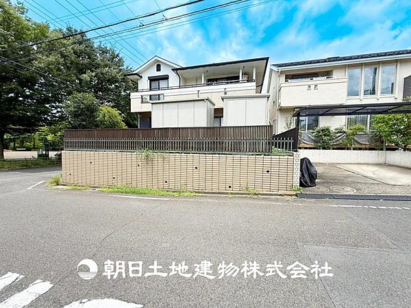 【現地写真】表現された空間はたくさんの光を浴び、風を感じ、暮らしの時間を豊かにしてくれます。