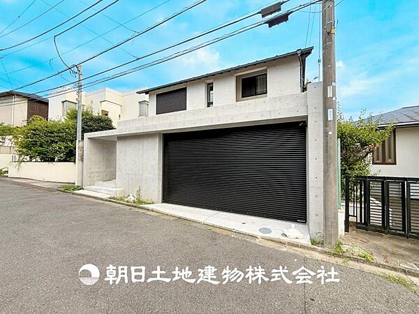 【現地写真】 周辺環境も重要なポイントです。それは月日が経つ事で「近くにあるもの」から「家の財産」へとイメージが変わってくる事を身体が理解しているからだと思います。