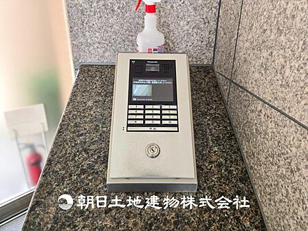 【オートロック】敷地内はオートロックで安心のセキュリティ。