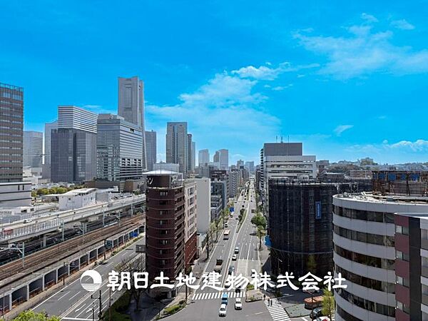 【眺望】太陽に愛された家。陽当り・通風に優れた魅力的で快適さを追求した住宅です。ここに住むからこそ意味がある。そんな特別感に浸りながら、毎日をお過ごし下さい。