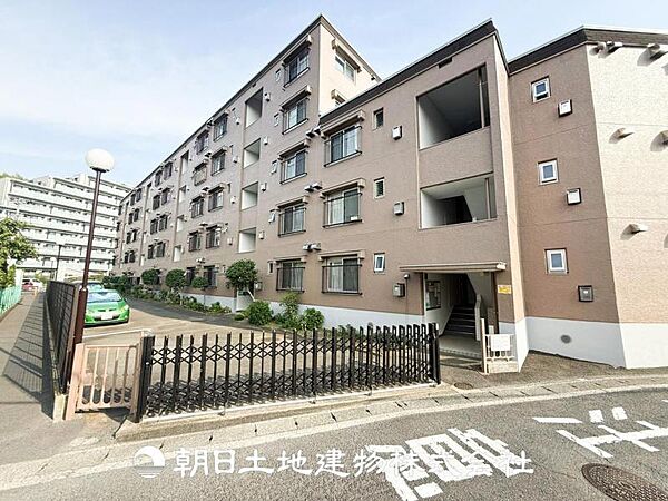 【外観写真】家族の帰り、遊びに来る友人、知人を優しく迎え、温もりに満ちた生活空間を予感させる。帰りたい家がここにあります。