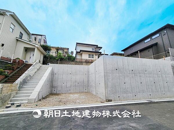【現地写真】おしゃれな雰囲気や自然の潤い、親しみやすさといった特徴を、街に新たな価値をもたらし続けてくれます。