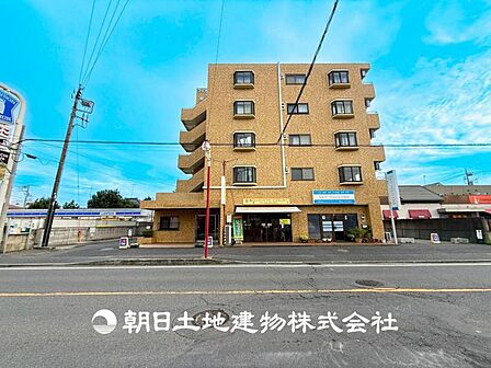 【外観写真】爽やかな青空の下に贅沢なほどに降り注ぐ陽光、豊かな居住性と、クオリティが見事に調和した空間です。