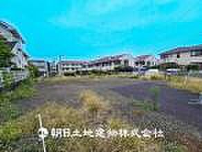 【現地写真】豊かな眺望にふさわしい空間には、通風・採光にも優れ、心地よい光と風があふれています。