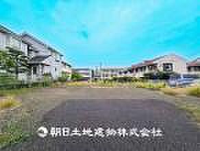 【現地写真】表現された空間はたくさんの光を浴び、風を感じ、暮らしの時間を豊かにし、大切な家族の思い出を刻んでいきます。