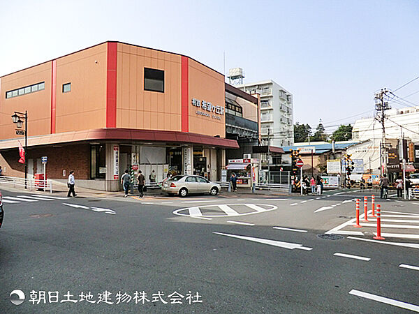 【希望ヶ丘駅】800ｍ　相鉄線の快速・通勤急行停車駅で横浜駅へ約16分でアクセス可能、都内への通勤通学もスムーズです。駅前は商業施設が充実し住みやすいエリアです。