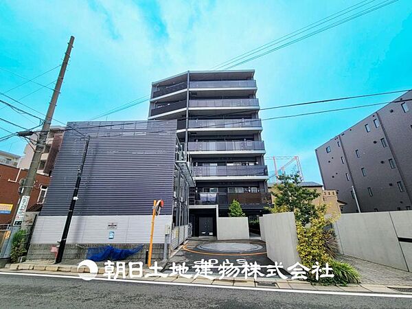 【現地写真】家族の色を映し出しながら、いつしか街の風景に溶け込んでいきます。