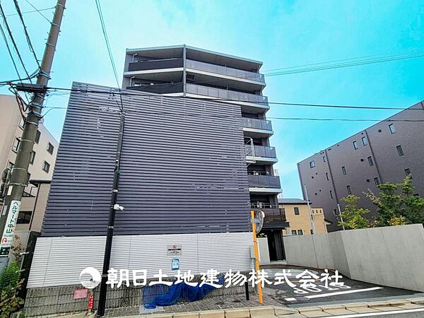 【現地外観】 静かで子育てにも良い環境。緑に恵まれたエリアでゆとりある住環境が整っています。