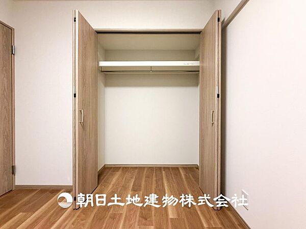 【収納】 シンプルかつ洗練されたデザインの収納スペース