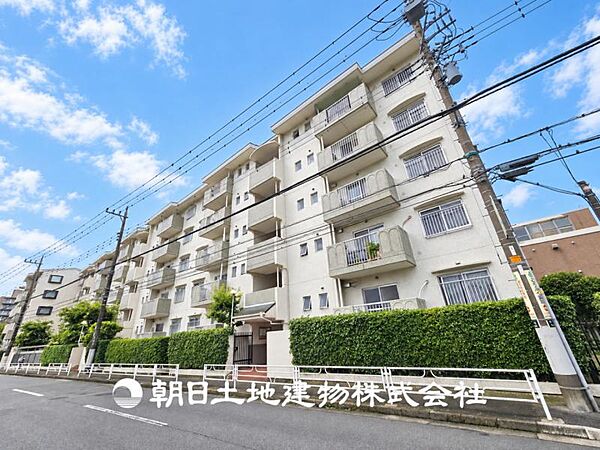 【現地写真】表現された空間はたくさんの光を浴び、風を感じ、暮らしの時間を豊かにし、大切な家族の思い出を刻んでいきます。