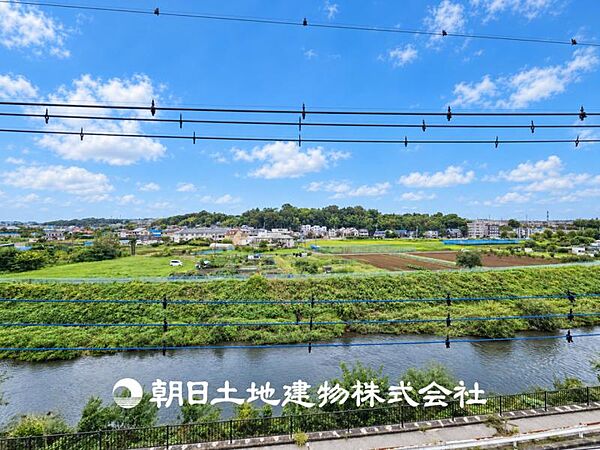 【現地写真】時間のゆとりと空間、暖かな陽光がもたらす光と風を独占してください。新しい暮らしが始まります。