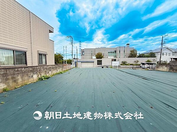 【現地写真】この開放感ある眺望と共に閑静な住宅街の季節感を演出する四季折々の変化を楽しめる心地よい場所となることでしょう。