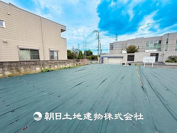 【現地写真】家族の色を映し出しながら、いつしか街の風景に溶け込んでいきます。