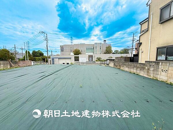 【現地外観】 静かで子育てにも良い環境。緑に恵まれたエリアでゆとりある住環境が整っています。