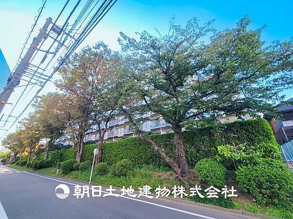 【外観写真】時間のゆとりと空間、爽やかな陽光がもたらす光と風を贅沢なまでに感じる暮らしがここに始まります。