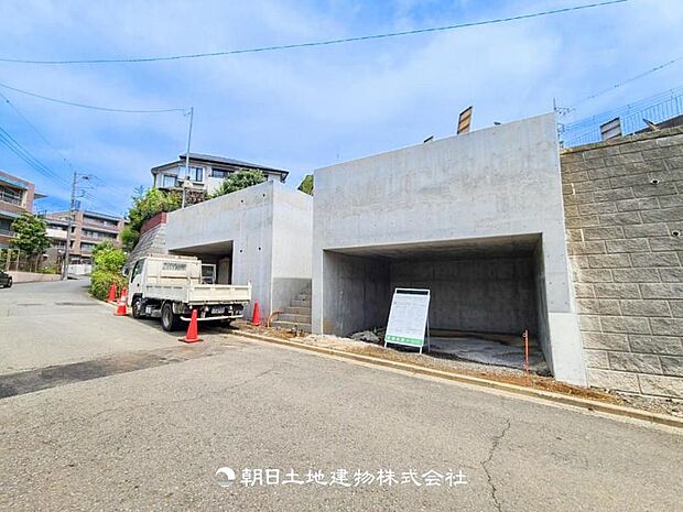 【外観・立地】その家から感じられる、気品・上質・重厚感・極細やかさ、そのすべては見た者に安らぎを与える特別な空間です。