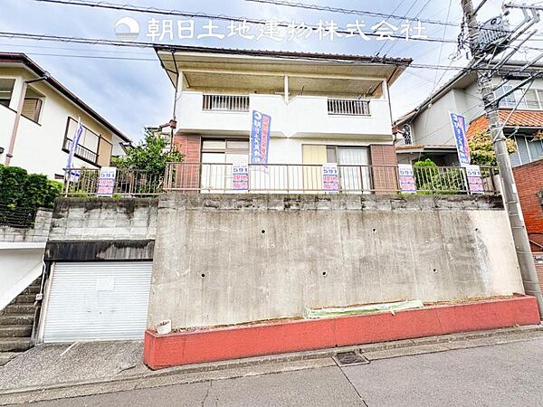 時間のゆとりと空間、暖かな陽光がもたらす光と風を独占してください。