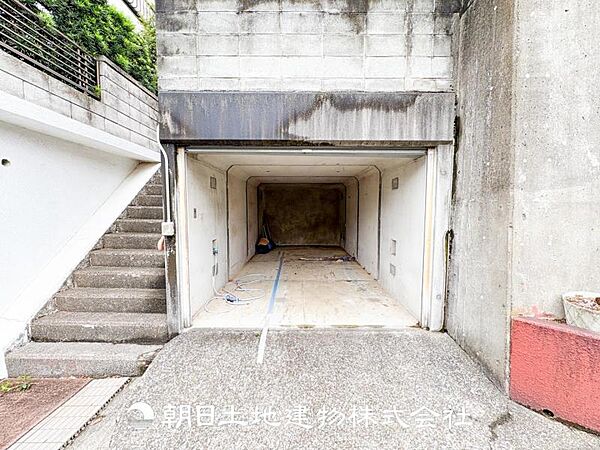 駐車場もありますが高さは上限がありますのでお気軽にお問合せください！