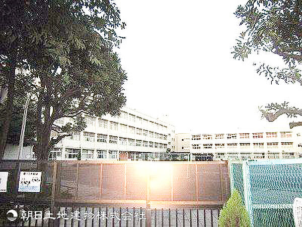 横浜市立鴨居小学校810ｍ
