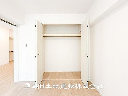【収納】シンプルかつ洗練されたデザインの収納スペース